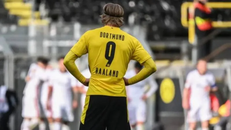 Erling Haaland Số Áo - “Cỗ Máy Săn Bàn” Của Mancity 5 Borussia Dortmund (2020-2022): Số áo 9 – Biểu tượng của sát thủ Bundesliga