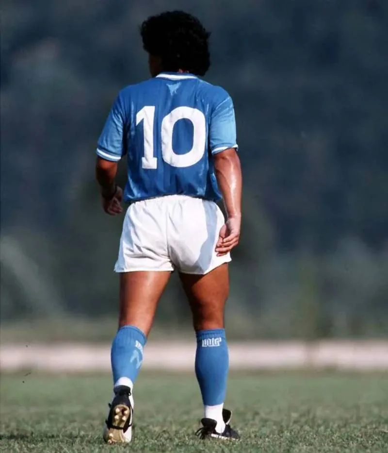 Những Cầu Thủ Mang Áo Số 10 Xuất Sắc Trong Bóng Đá 4 Diego Maradona – Nghệ Sĩ Sân Cỏ Đầy Ma Thuật