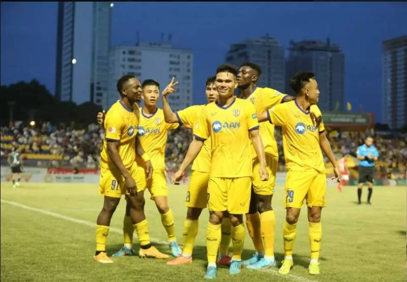 Doi Hinh Va Nhung Cau Thu Noi Bat