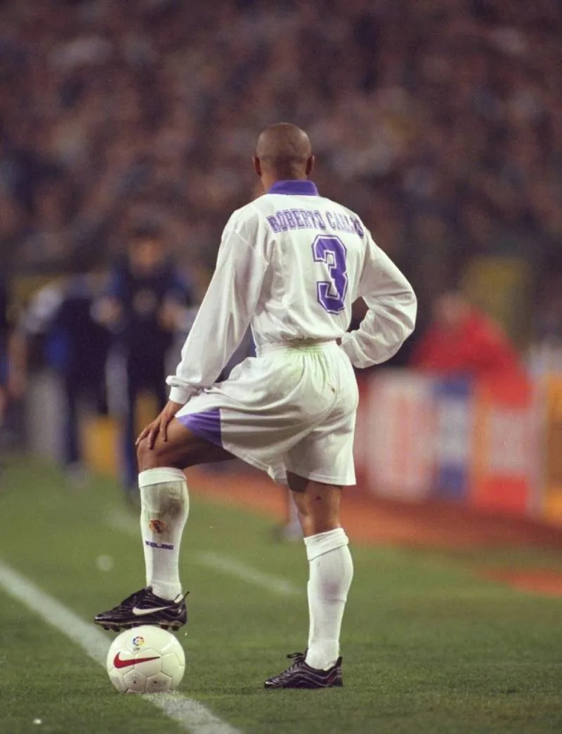 Những Cầu Thủ Mang Áo Số 3: Biểu Tượng Hàng Phòng Ngự Thép 4 Roberto Carlos – Ngòi Nổ Tấn Công Cánh Trái