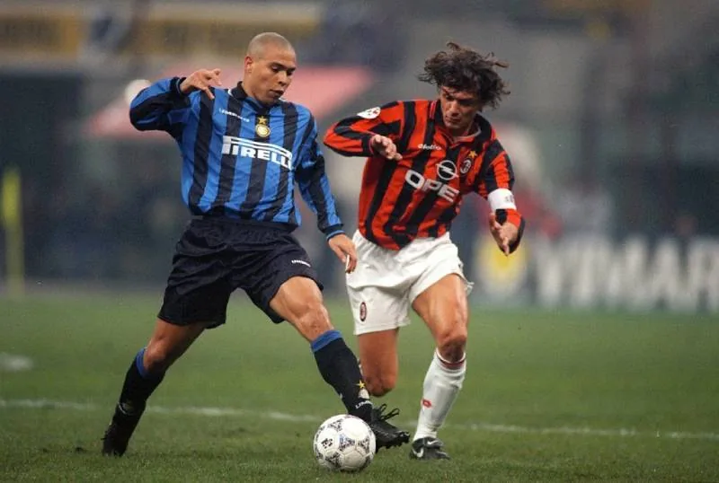 CF Trong Bóng Đá Là Gì? Vai Trò Và Ý Nghĩa Của Tiền Đạo Trung Tâm 5 Ronaldo Nazário – Người Ngoài Hành Tinh