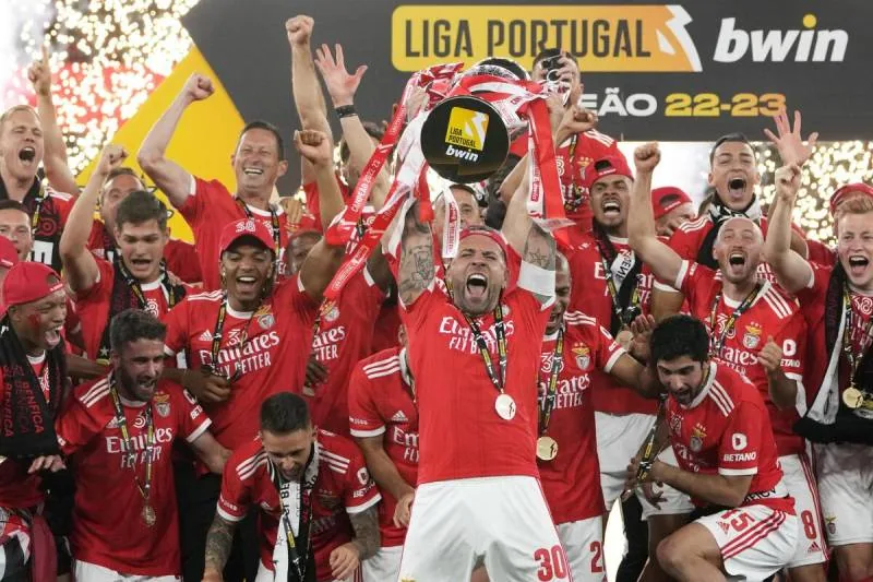 Câu Lạc Bộ Benfica: Tượng Đài Bóng Đá Bồ Đào Nha 4 Thanh Tich Va Danh Hieu