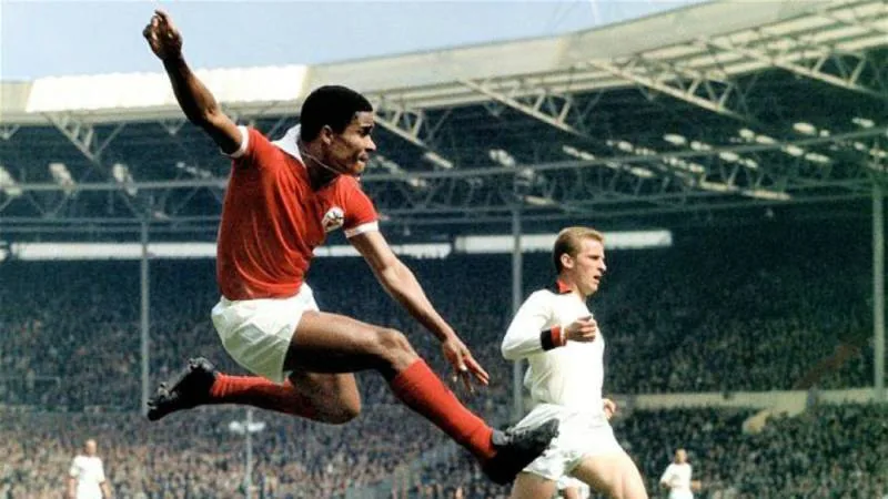 Câu Lạc Bộ Benfica: Tượng Đài Bóng Đá Bồ Đào Nha 5 benfica Eusébio
